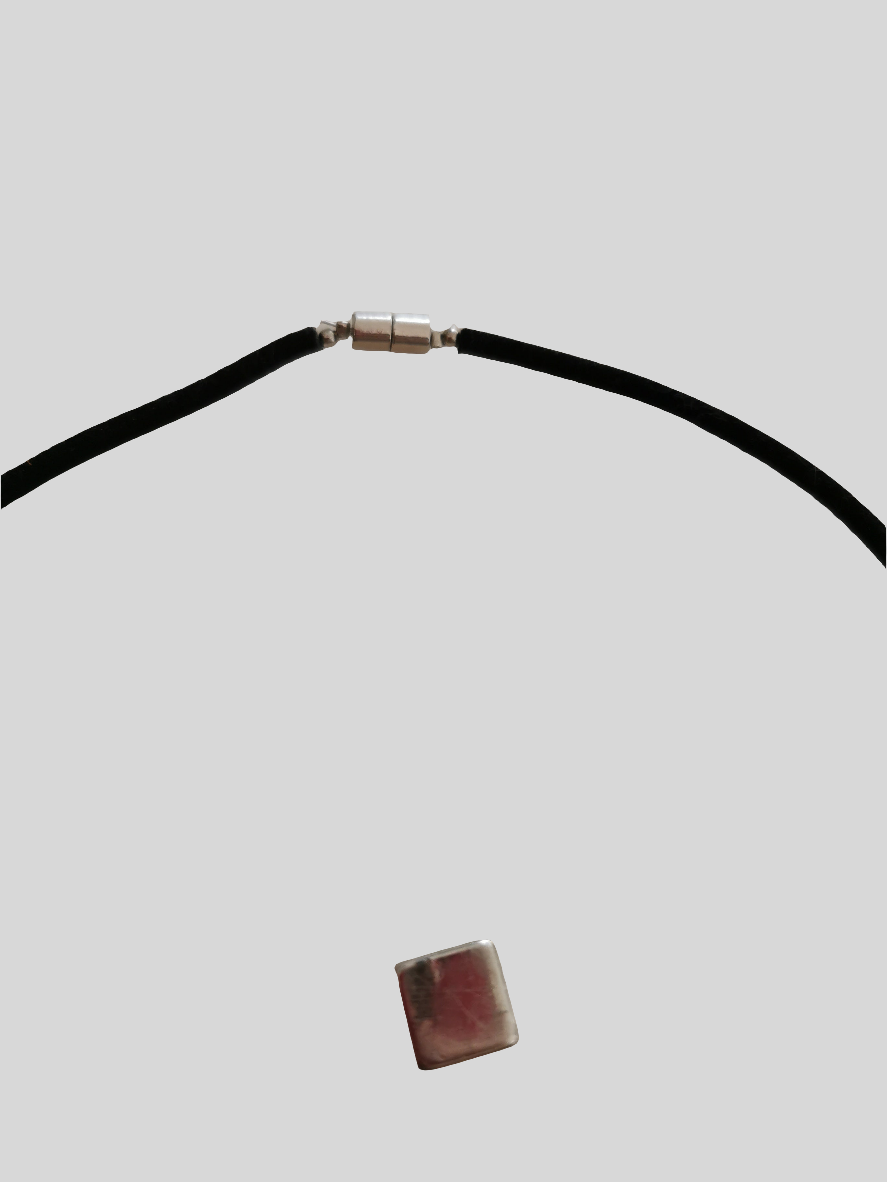 Farverig halskæde 40 cm med øreringe