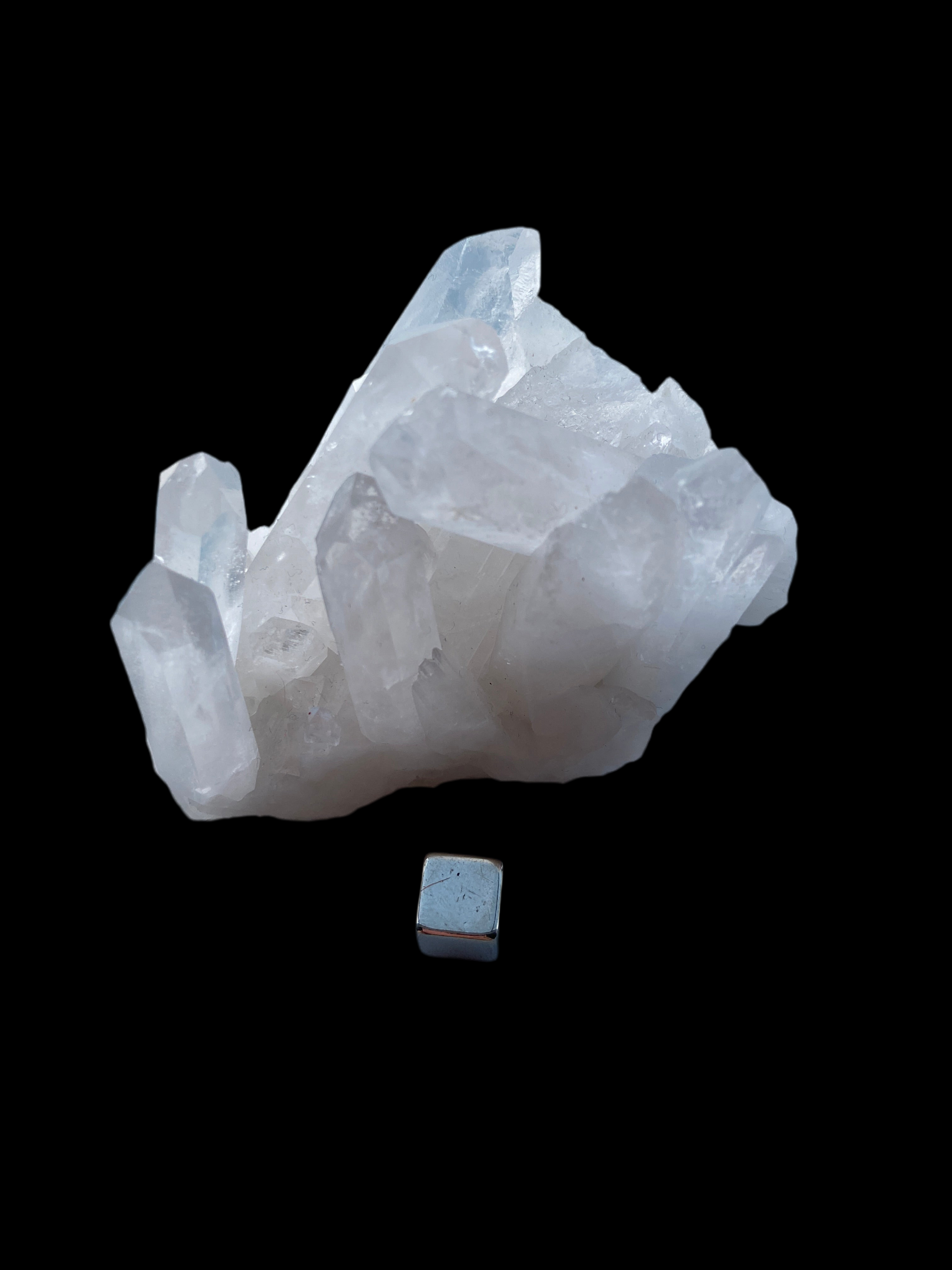 Bjergkrystal – styrker helhed i krop, sind og sjæl, og bringer klar forståelse.