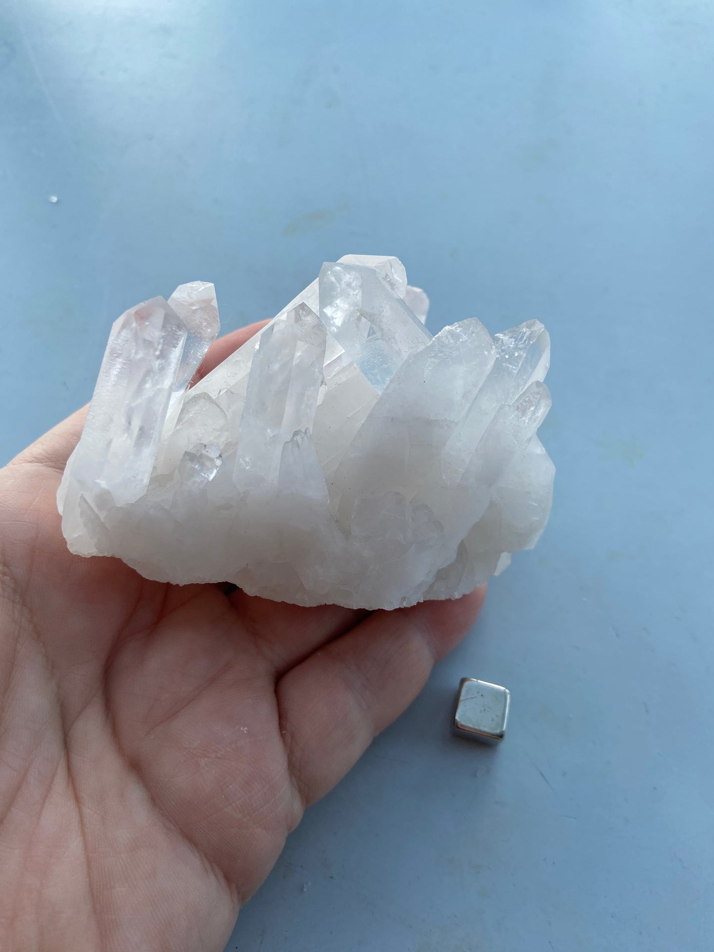 Bjergkrystal – giver klarhed og støtte i personlige udviklingsprocesser.