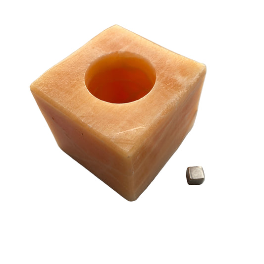 Gul Calcit lysestage – bringer indre ro, lethed og en opløftende, solrig atmosfære.