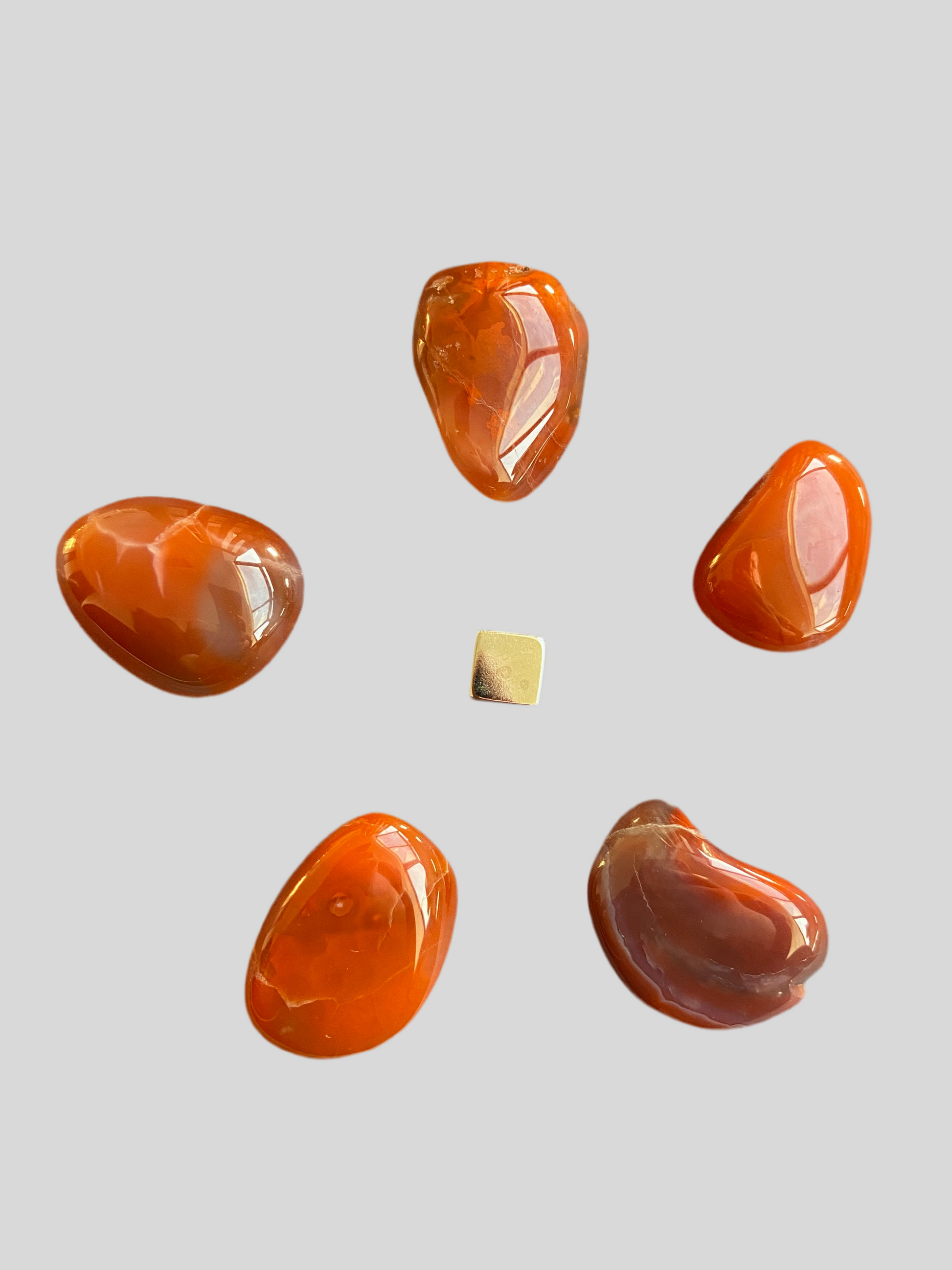 Calcit Ild krystal, symbol på energi, mod, forvandling, passion og styrke, ideel til meditation og selvudvikling.