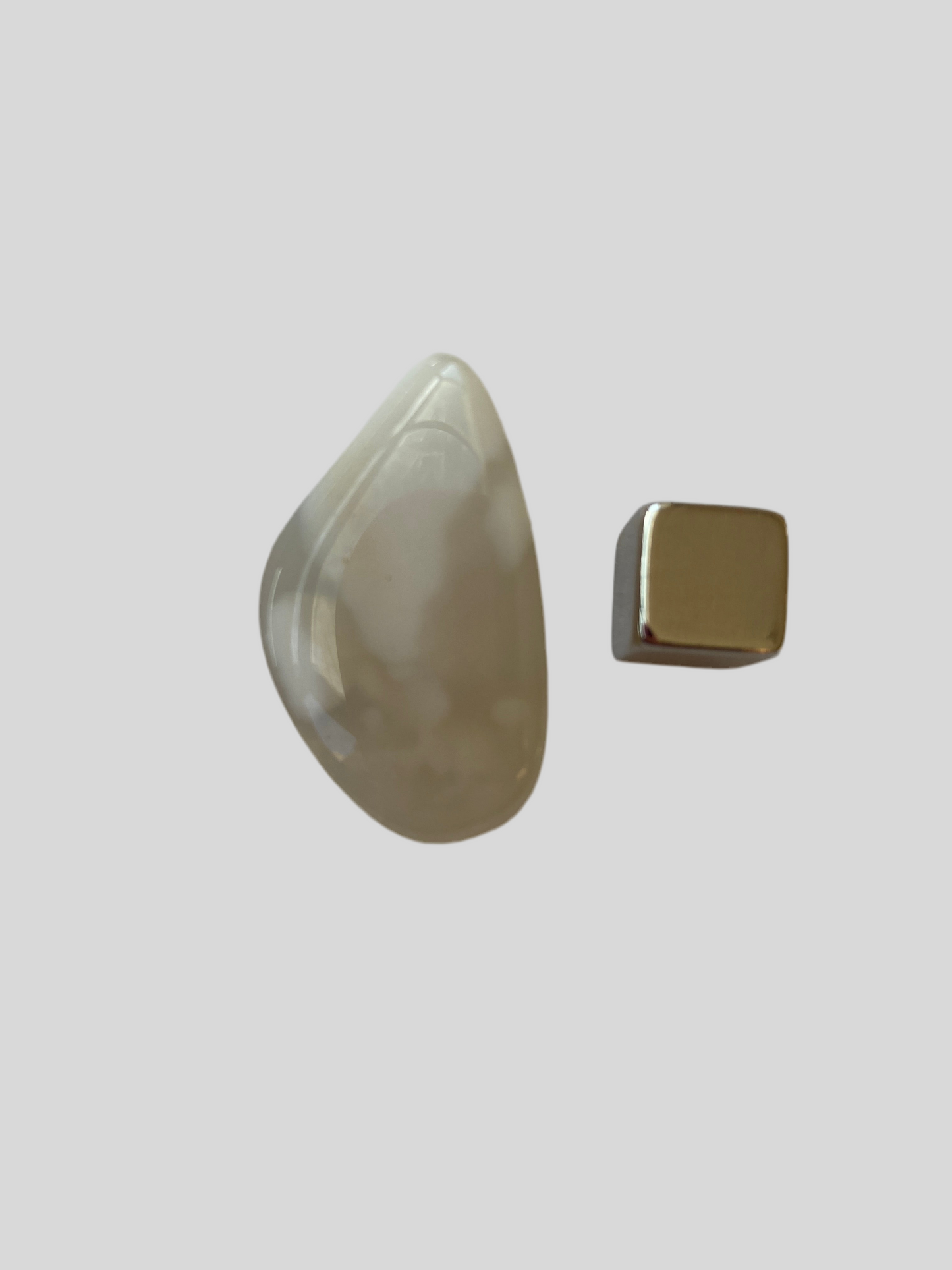 Chalcedon krystalvedhæng – symbol på fred, ro og følelsesmæssig balance