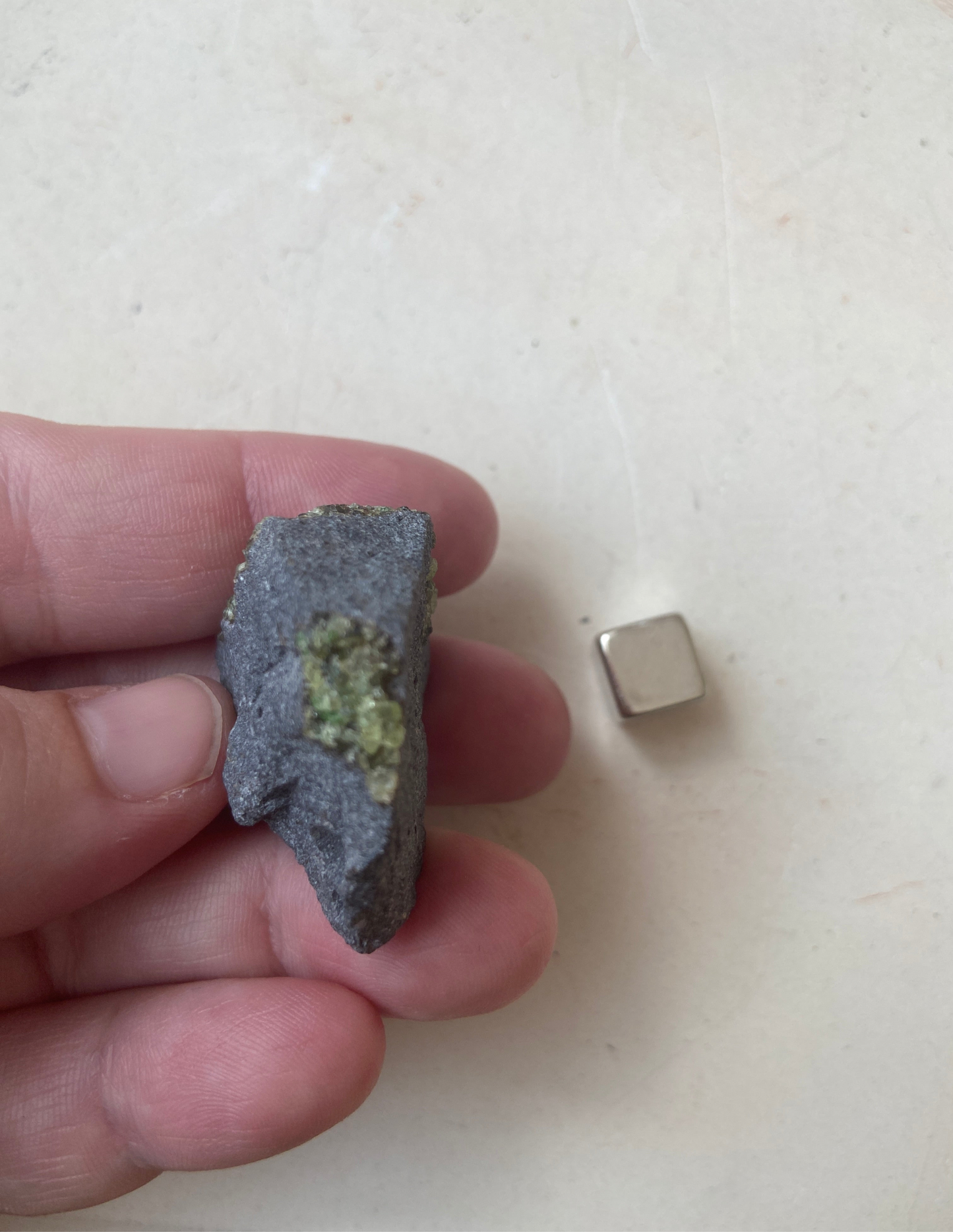 Diopsid Grøn – åbner for eventyrlig energi, indsigt og nye perspektiver.