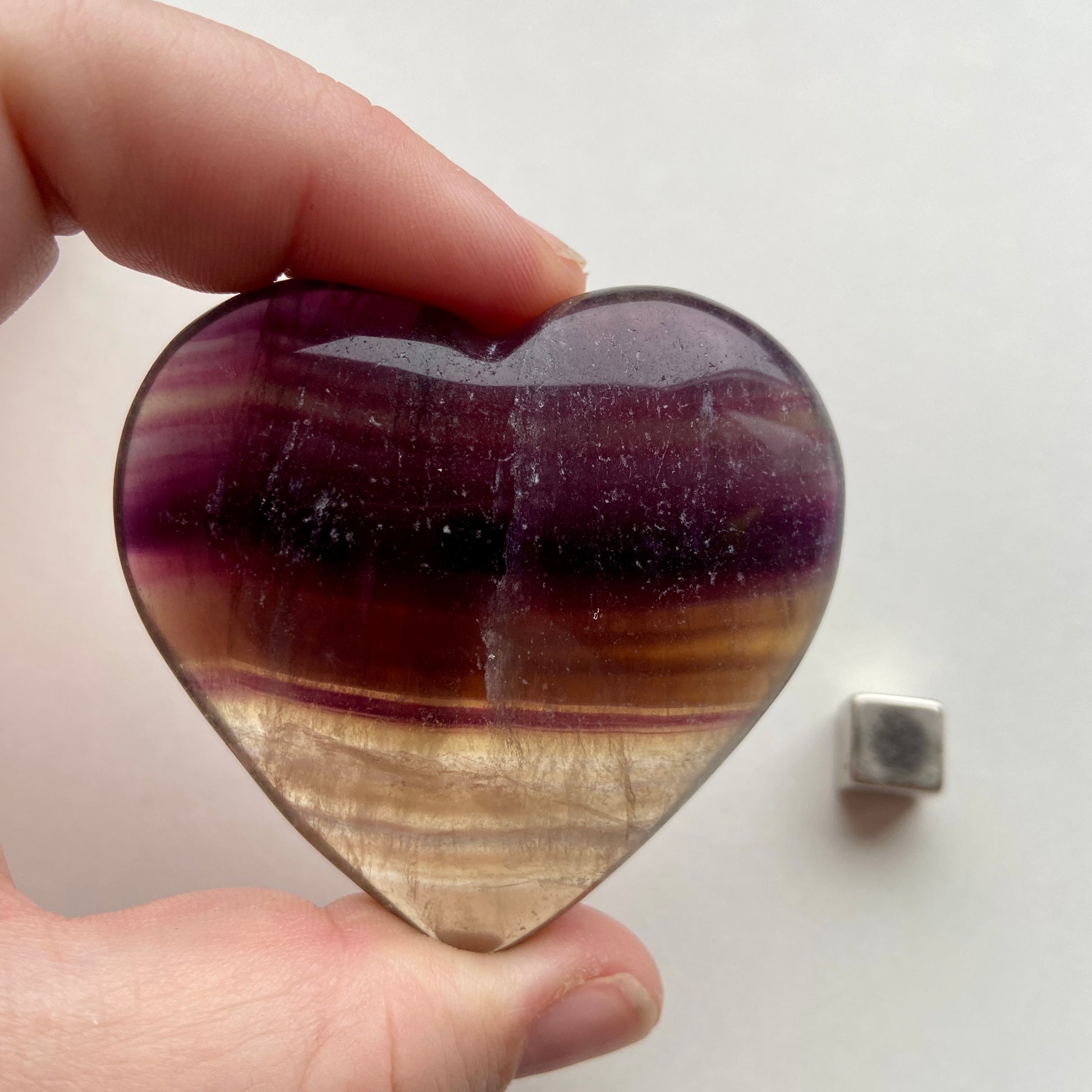 Lilla Fluorit hjerte der styrker intuition og indsigt.