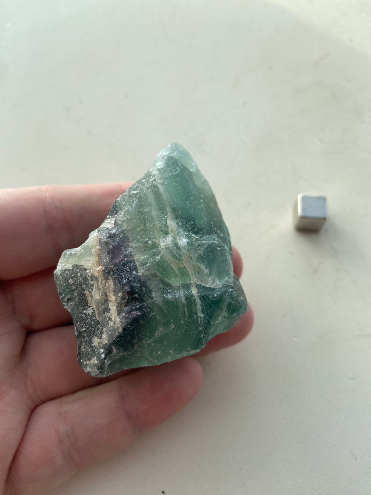 Grøn fluorit der støtter intuitiv udvikling.