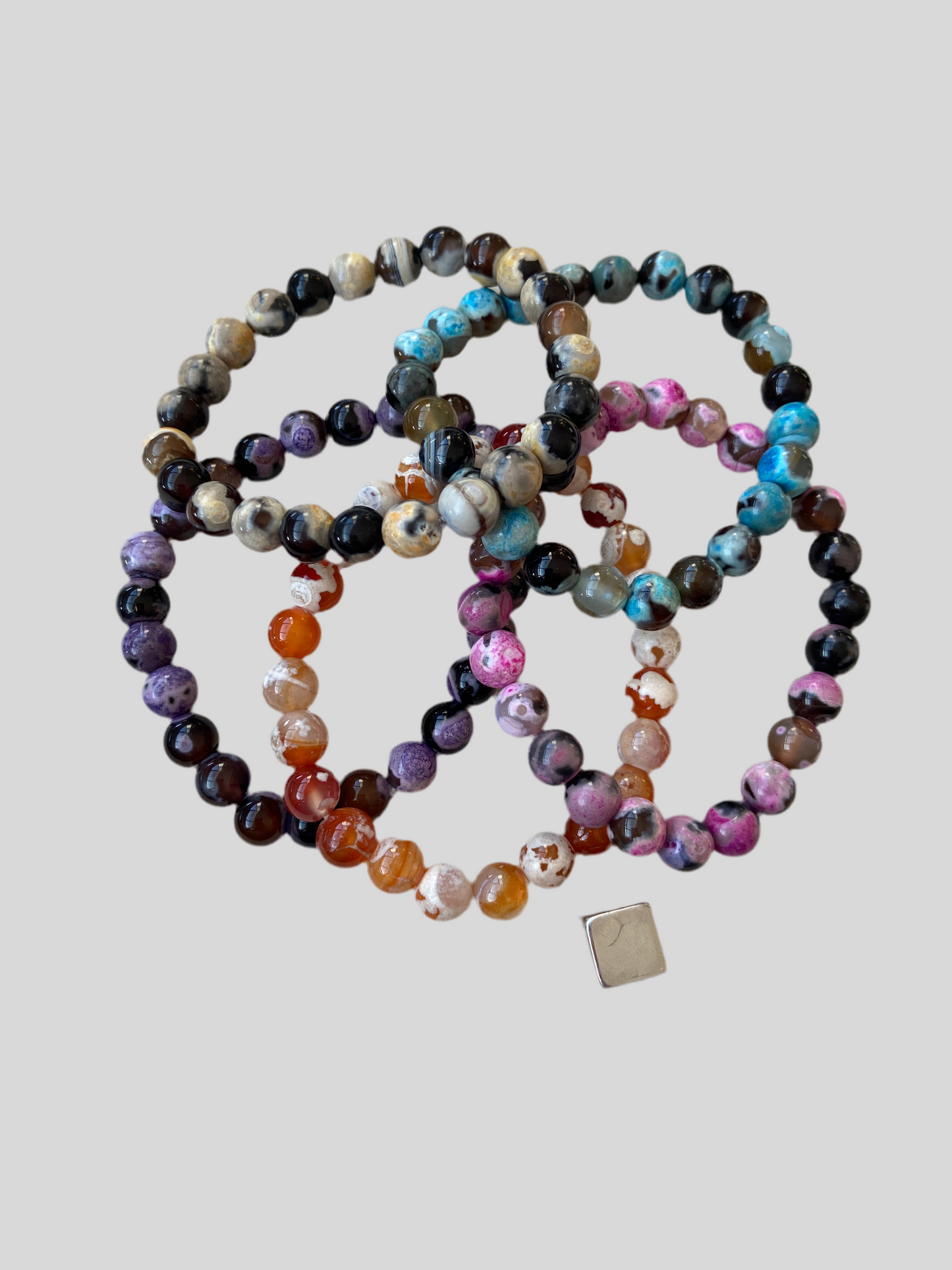 Forstenet træ der støtter hara og solar plexus chakra.