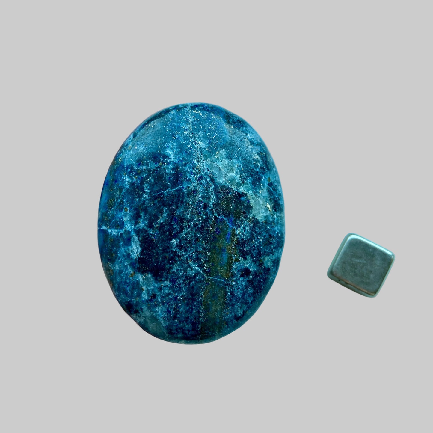 Lapis lazuli palmstone med dyb visdom og indsigt.