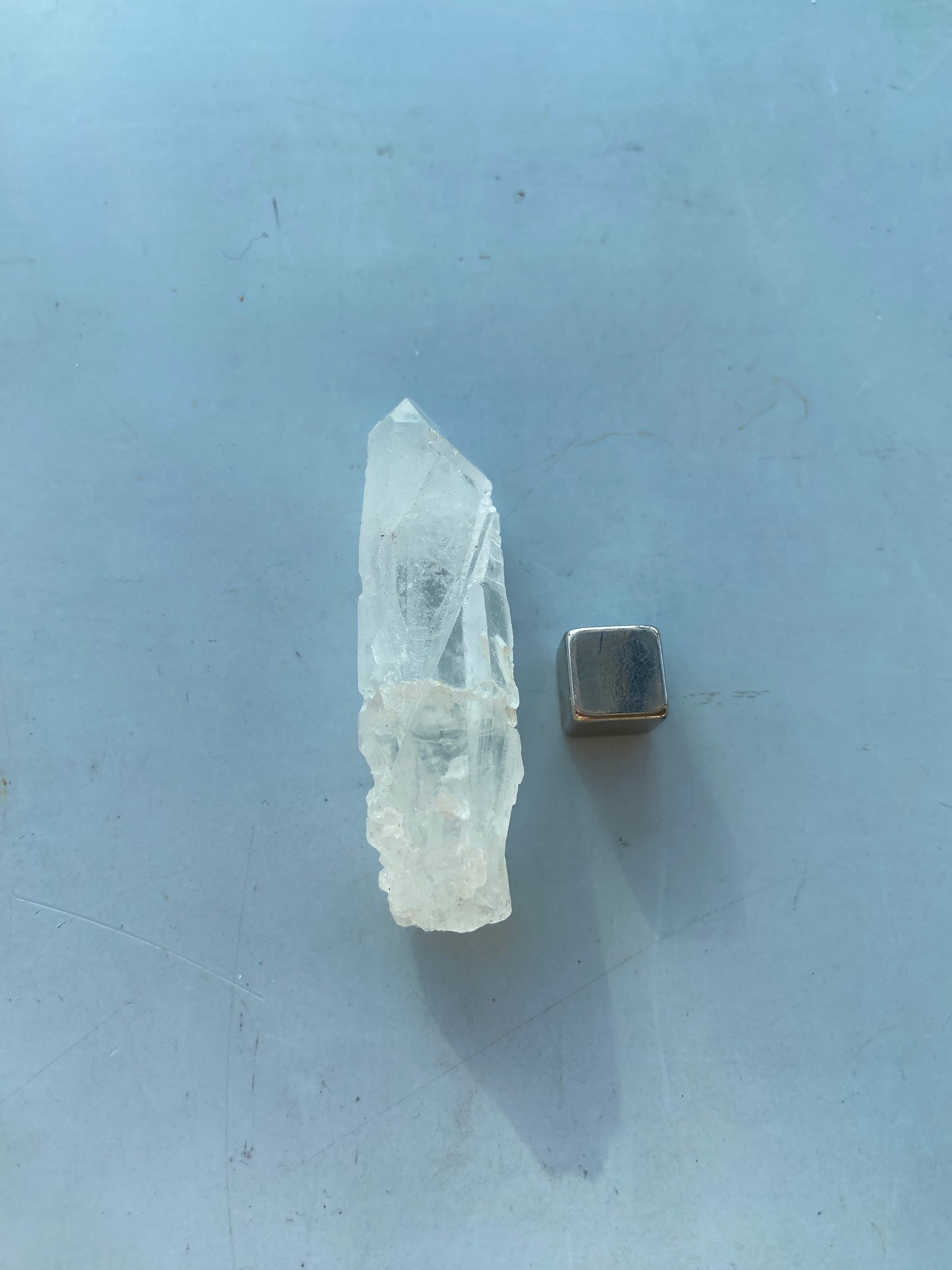 Lemurian Quartz – hjælper med følelsesfrigørelse og hjertehealing.