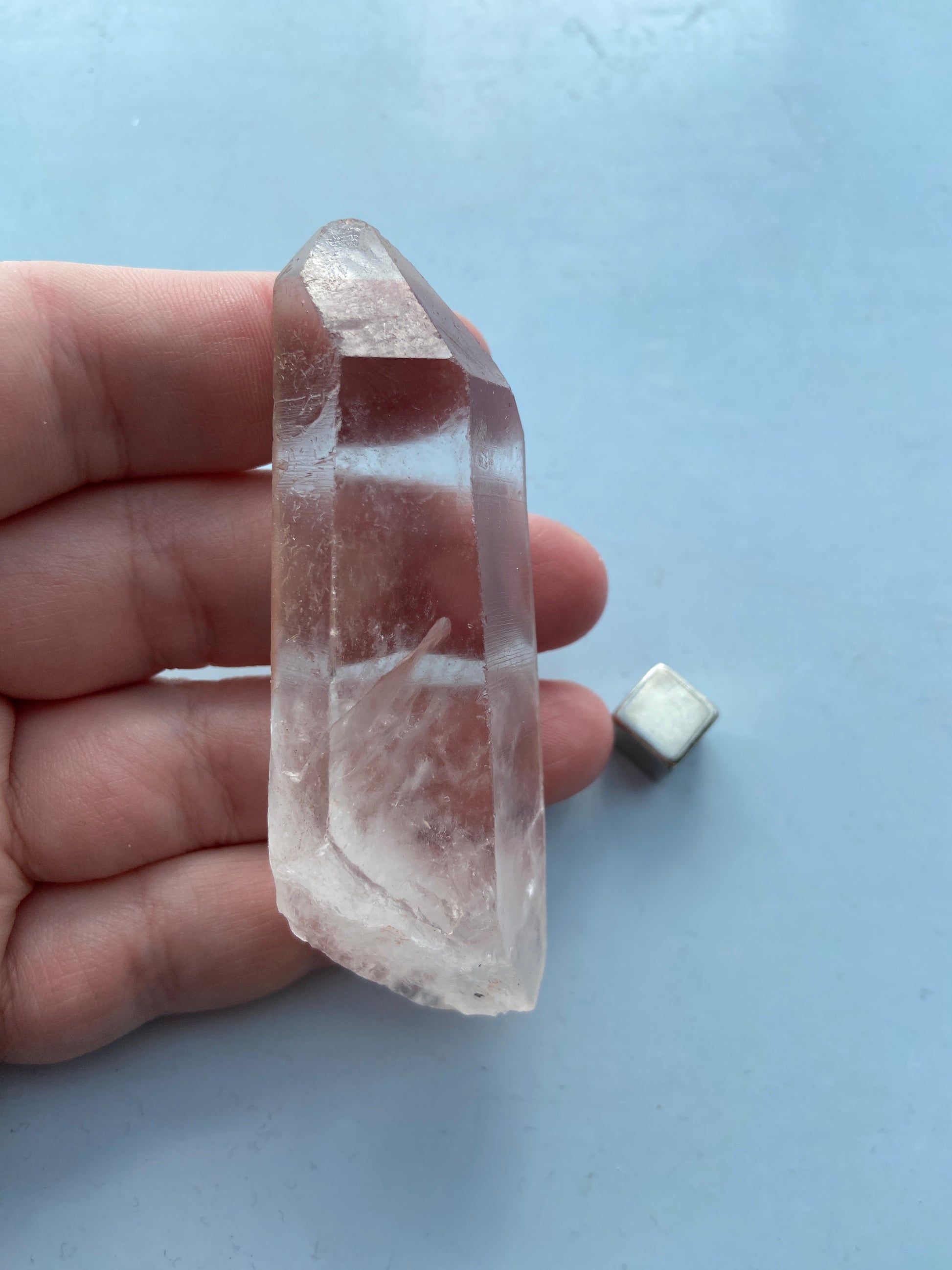 Lemurian Quartz – blid, kærlig energi der åbner hjertechakraet.