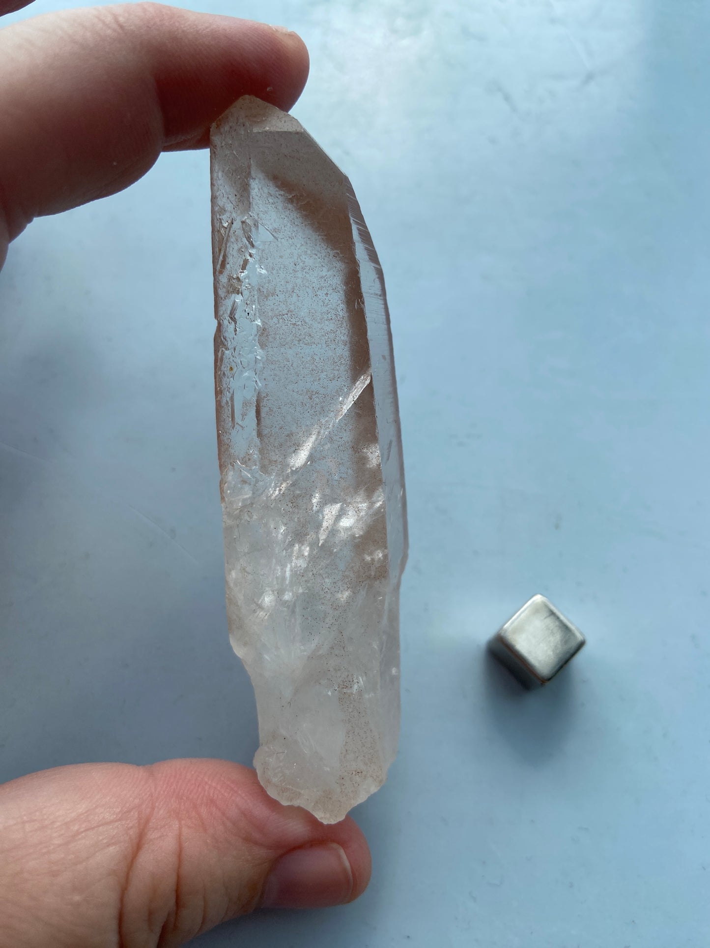 Lemurien Kvarts – skaber beskyttelse og bringer lys i energifeltet.