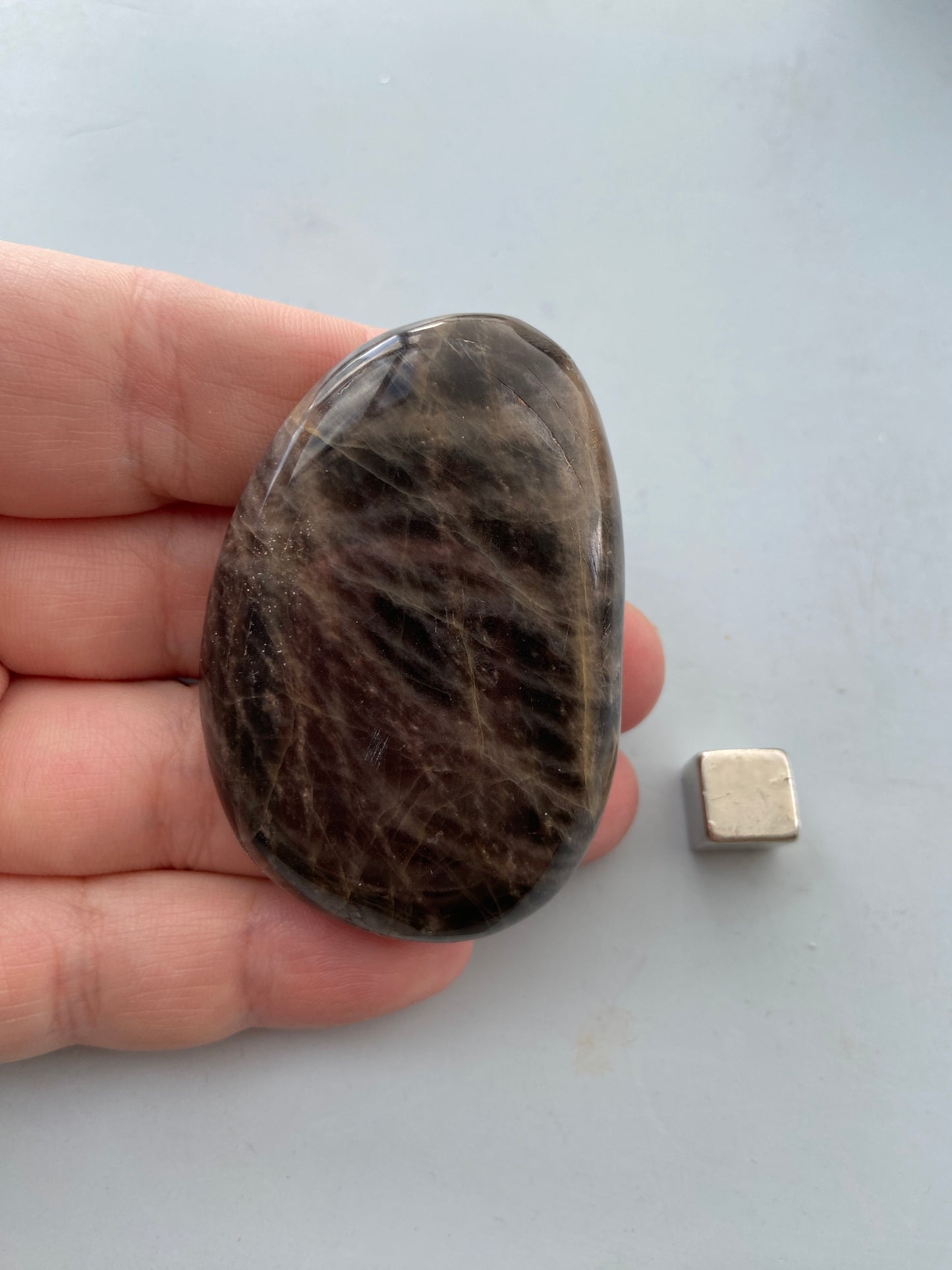 Månesten – skaber følelsesflow og dyb indre visdom.