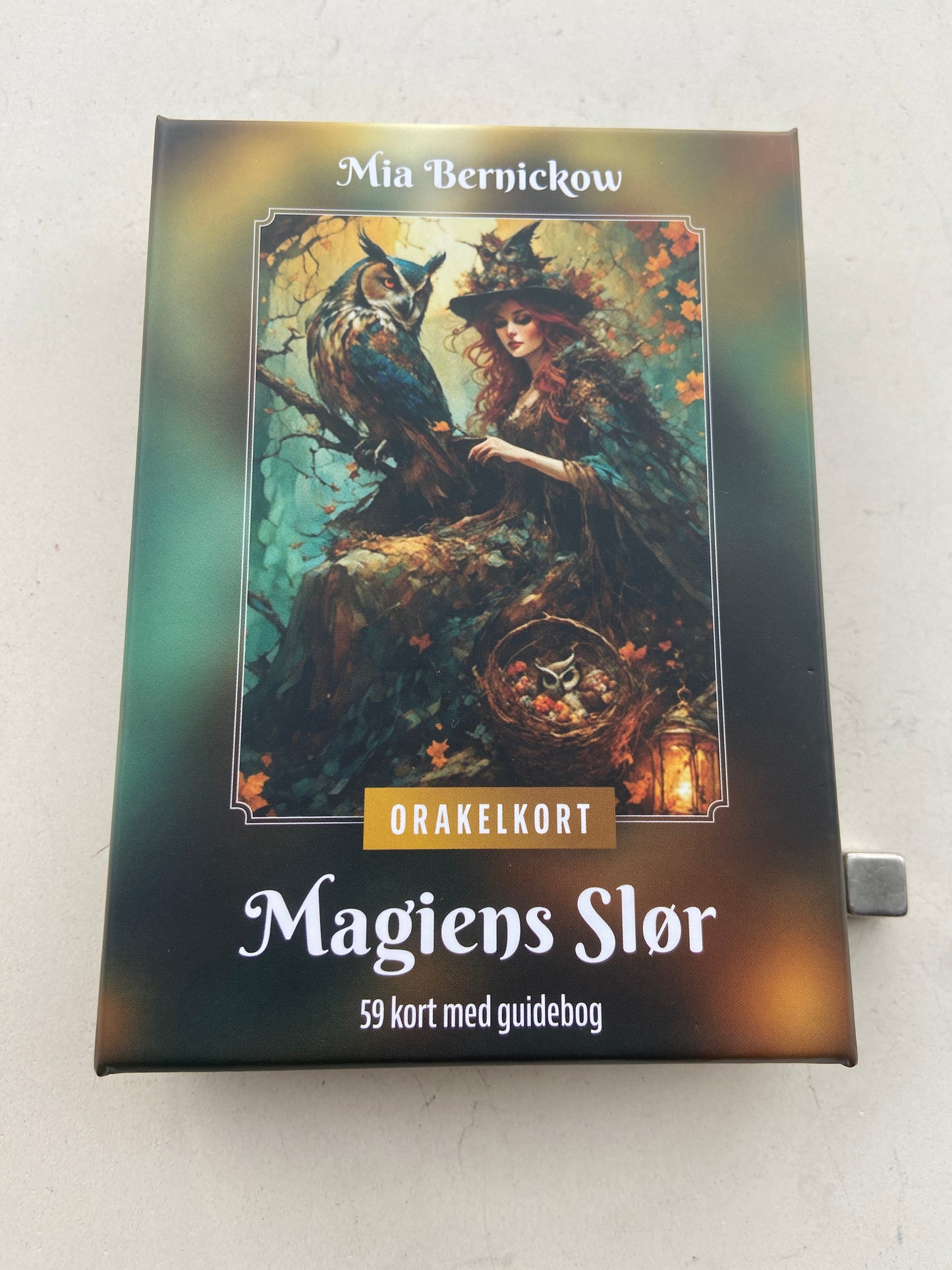 Magiens Slør Orakel af Mia Bernickow – orakelkort om magi og bevidsthed.