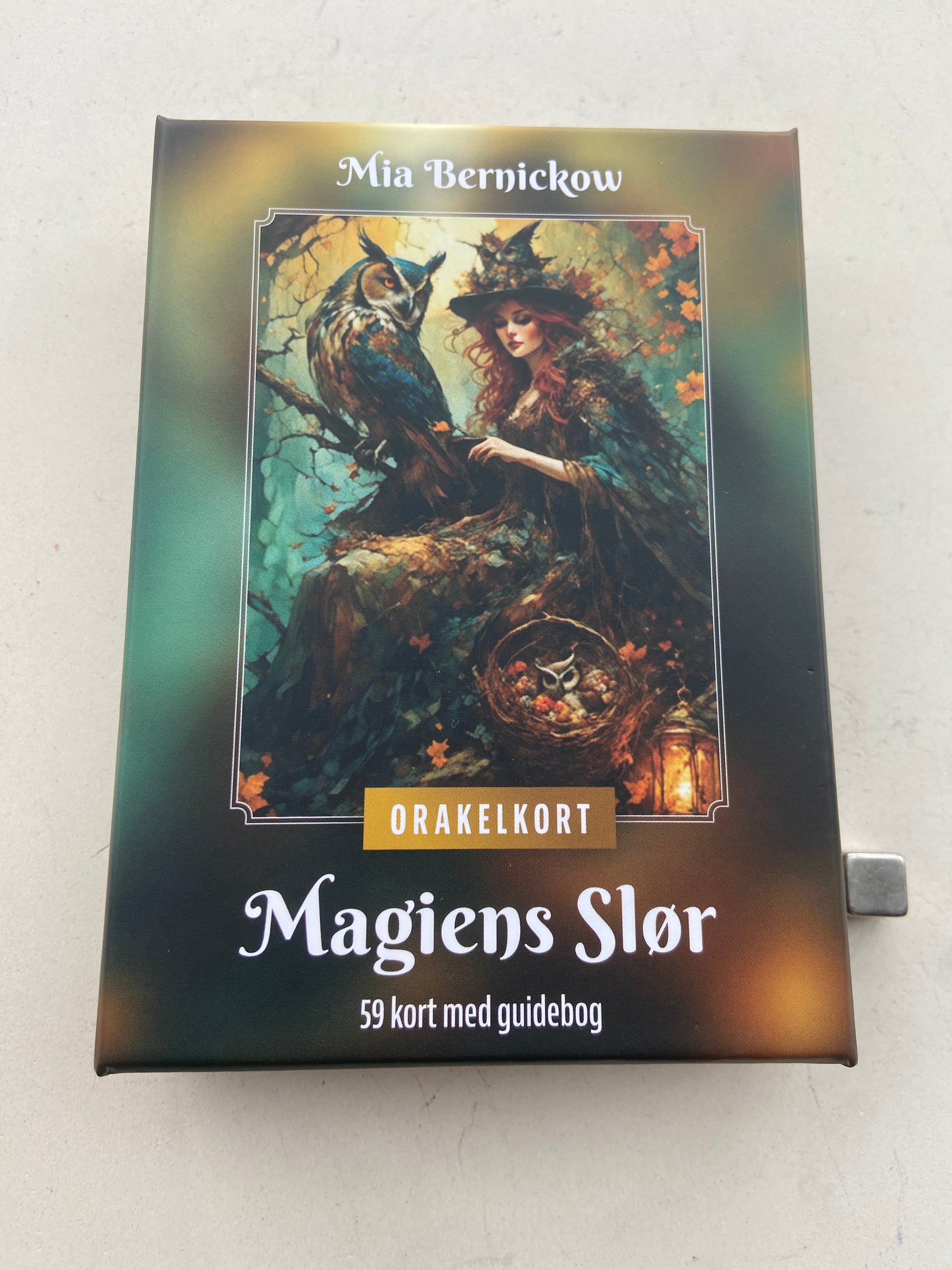 Magiens Slør Orakel af Mia Bernickow – orakelkort om magi og bevidsthed.