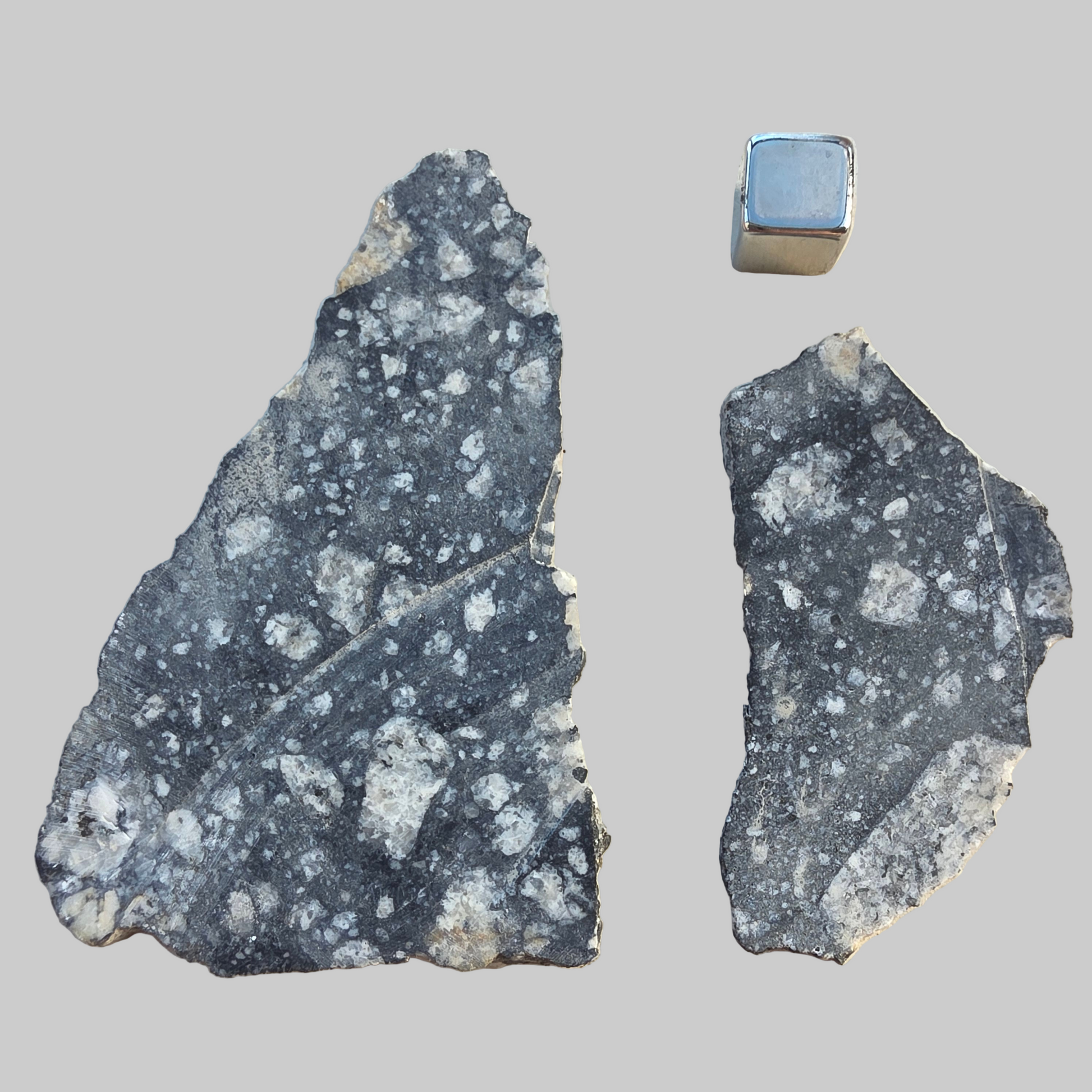 Himmelsk meteorit fyldt med stjerneenergi og visdom – styrker intuition, mod og spirituel transformation.