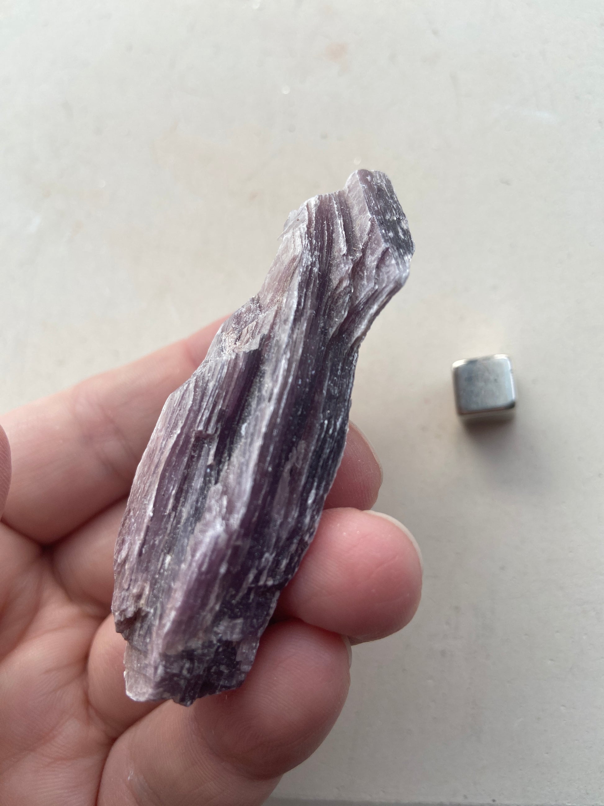 Mica – forbinder til kronechakraet og øger spirituel kontakt og forståelse.