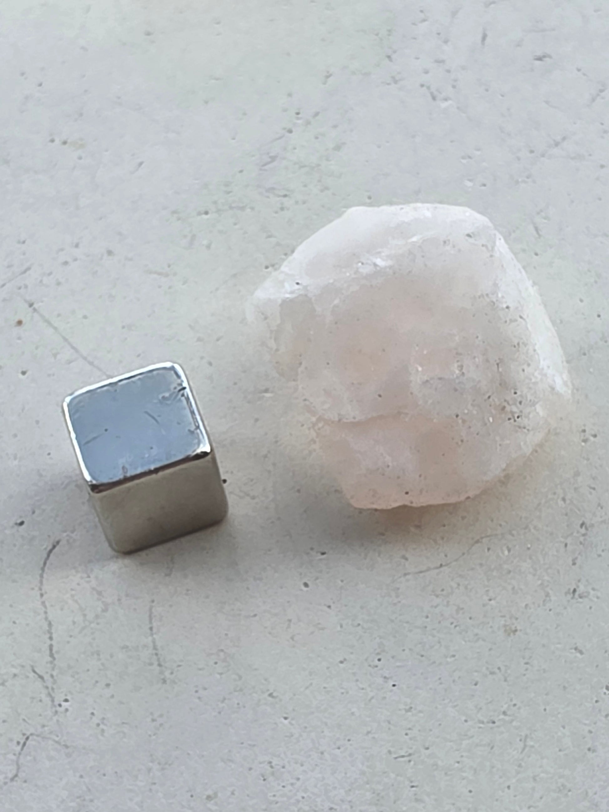 Morganit – beskytter hjertet og skaber følelsesmæssig tryghed.