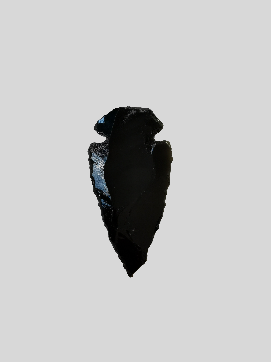 Sort obsidian til healing, beskyttelse og energiarbejde.