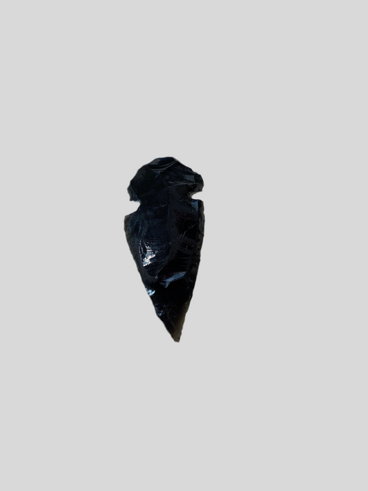 Sort obsidian brugt til healing og spirituelt arbejde.