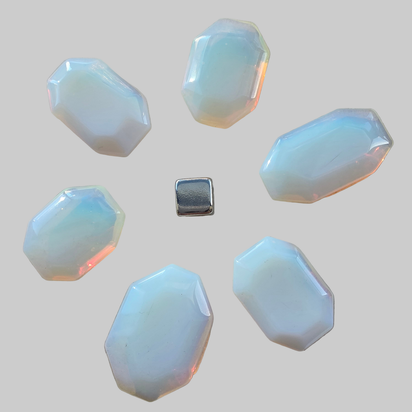 Opalit krystal – poleret sten der styrker psykiske evner og intuition