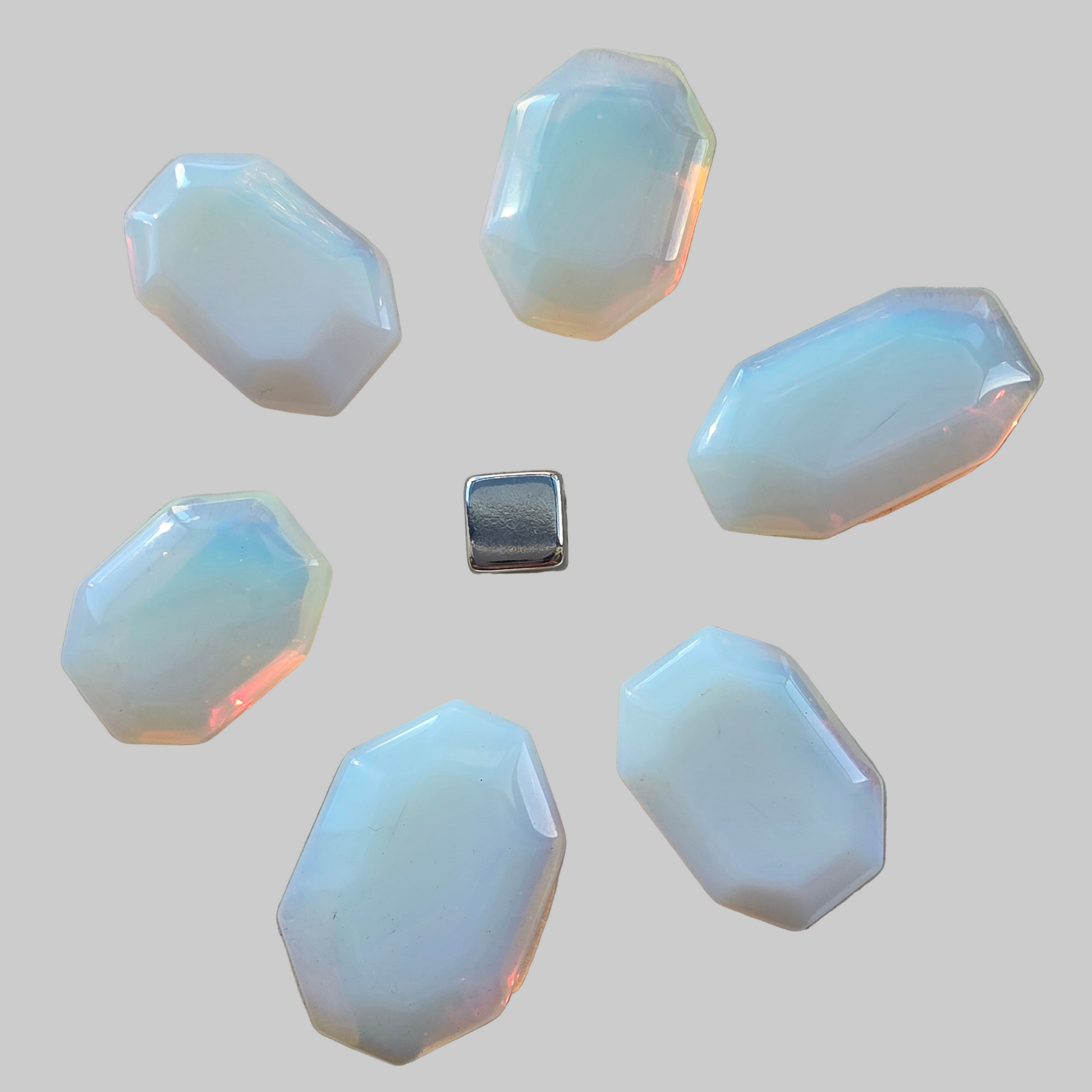 Opalit krystal – poleret sten der styrker psykiske evner og intuition