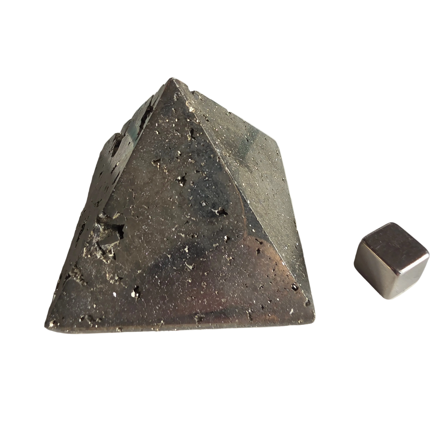 Pyrit pyramide 4,7 cm høj, 5 cm bred