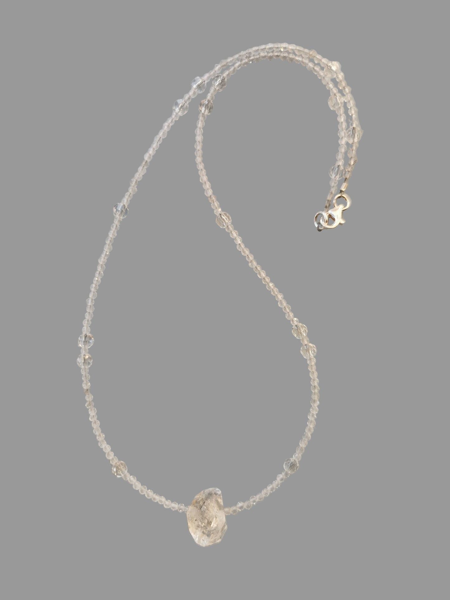 Smykkesæt m/halskæde og øreringe