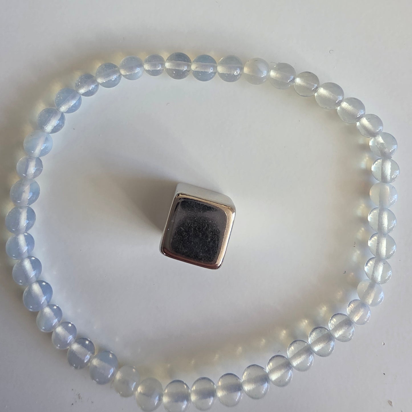 Armbånd Opalit 4 mm