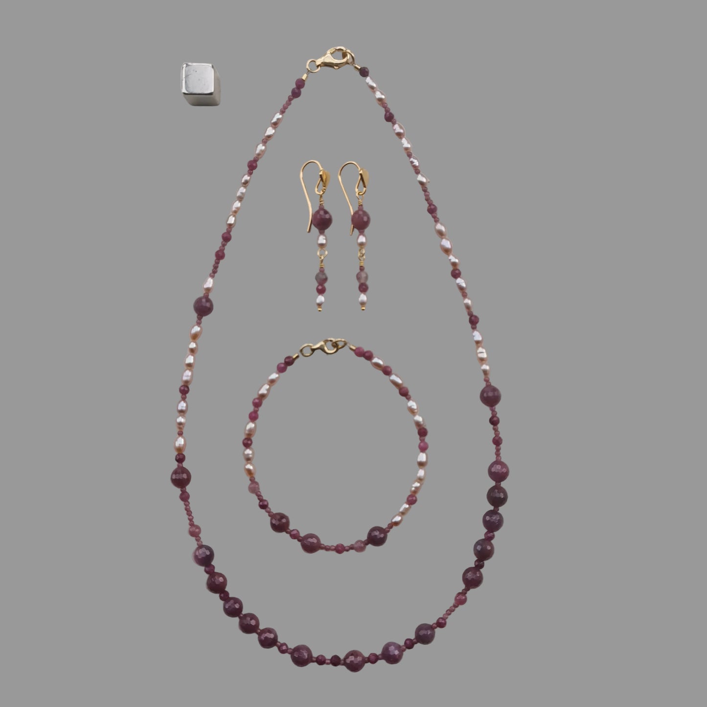 Smykkesæt m/halskæde, armbånd og øreringe