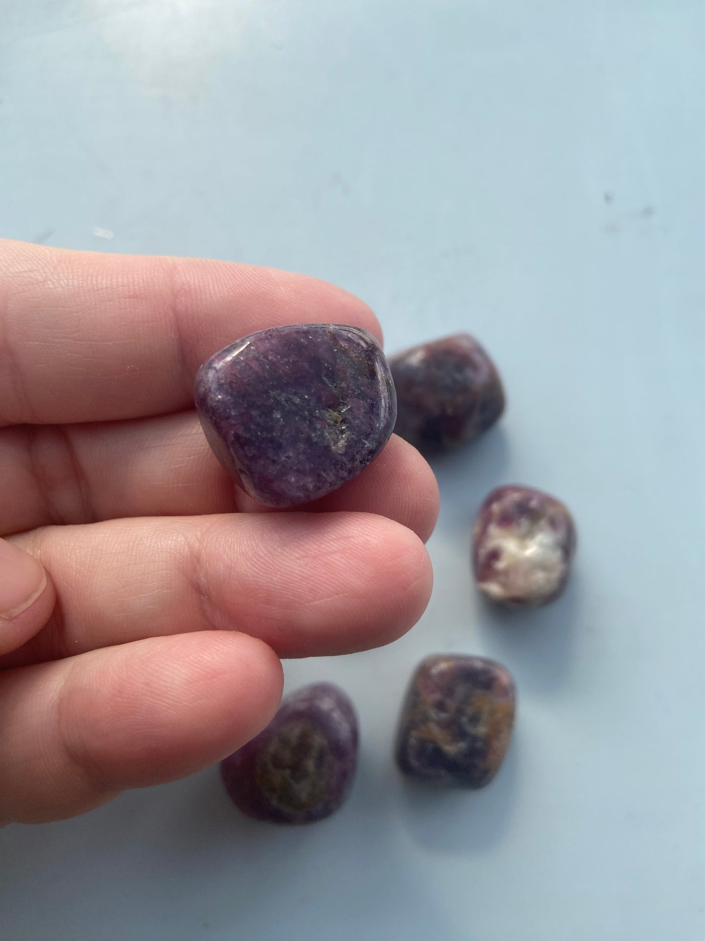 Rød Turmalin – øger vitalitet og styrker dit indre mod.