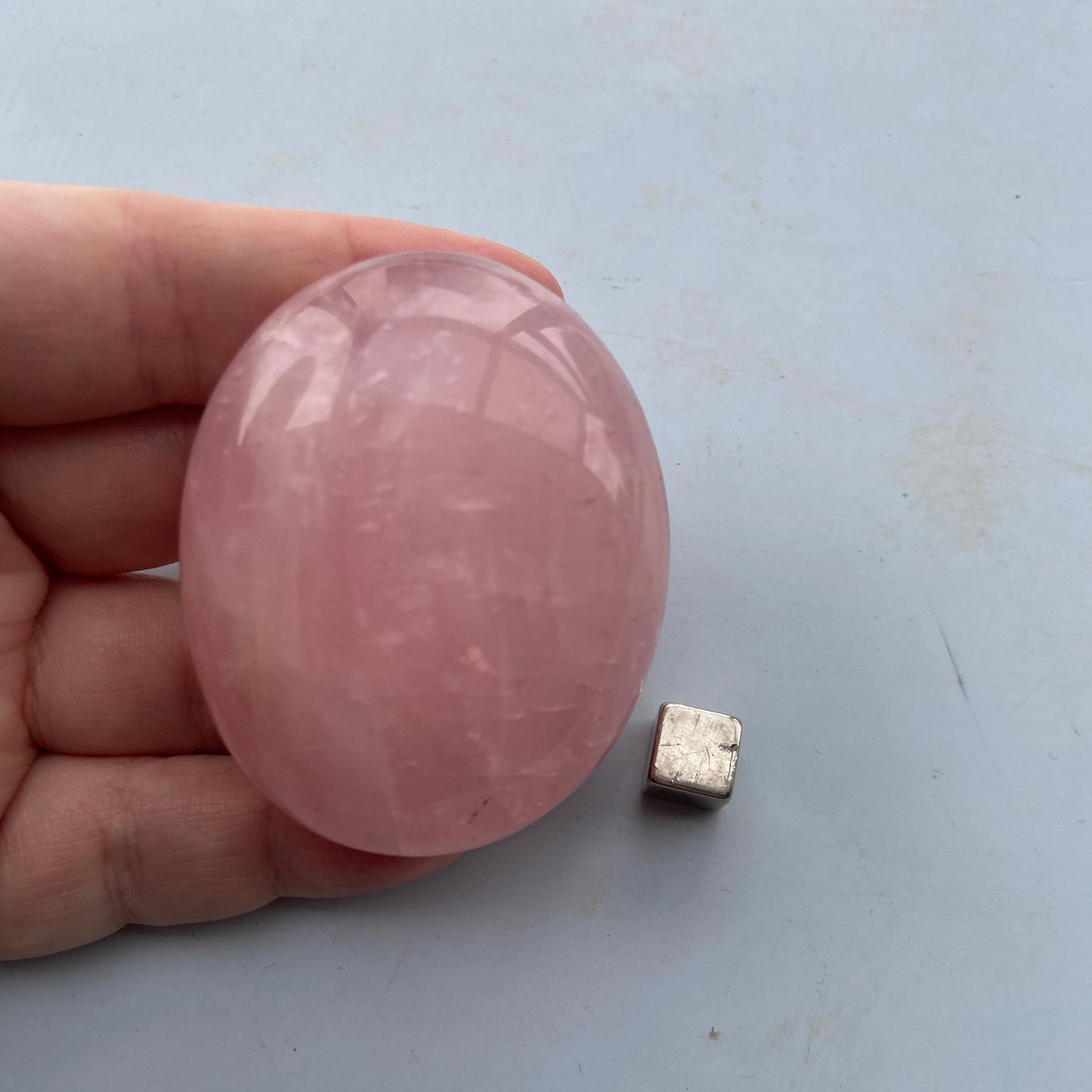 Rosakvarts jumbosten med ubetinget kærlighed.