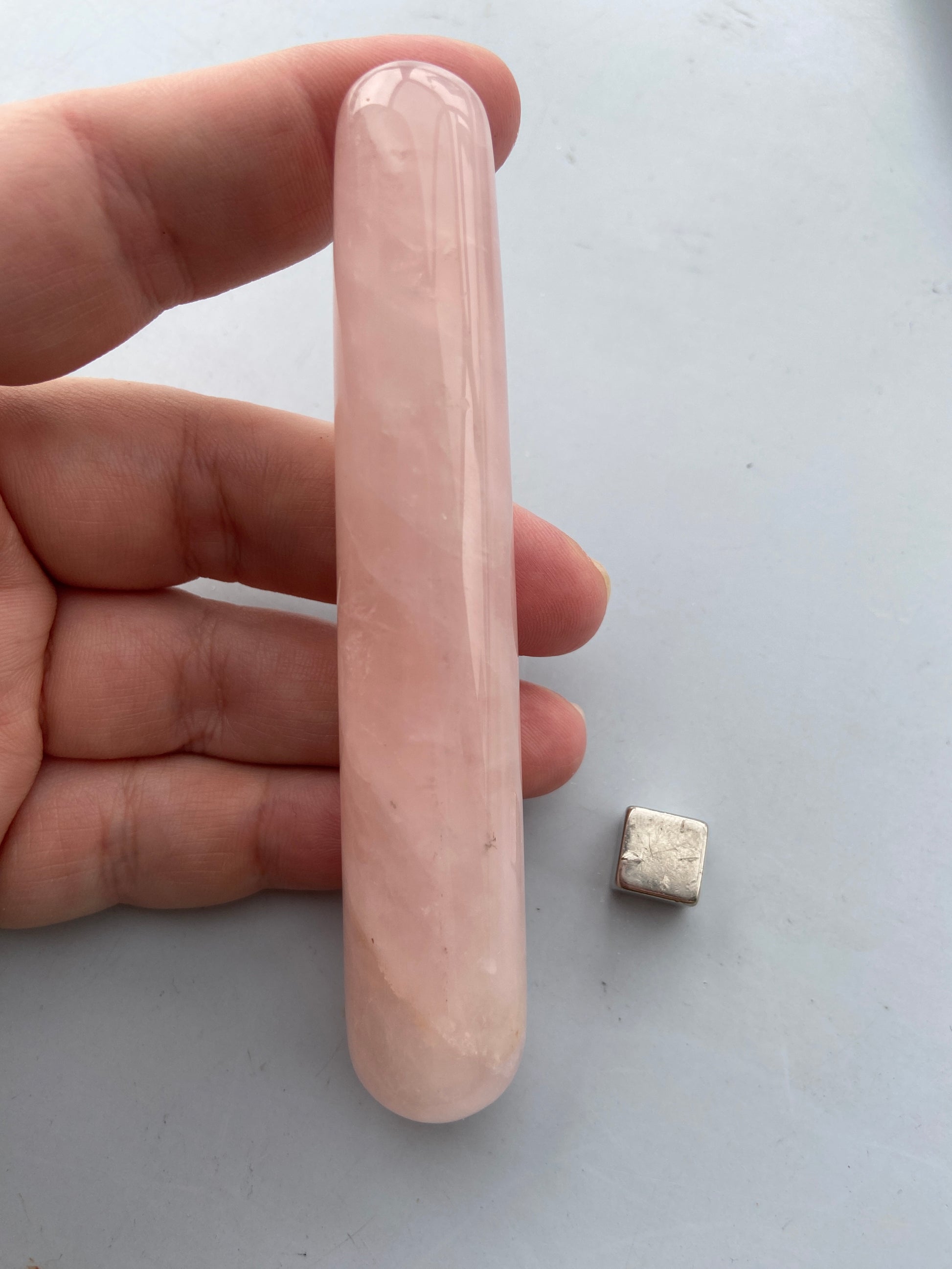 Rosakvarts krystal der stabiliserer og balancerer følelser.