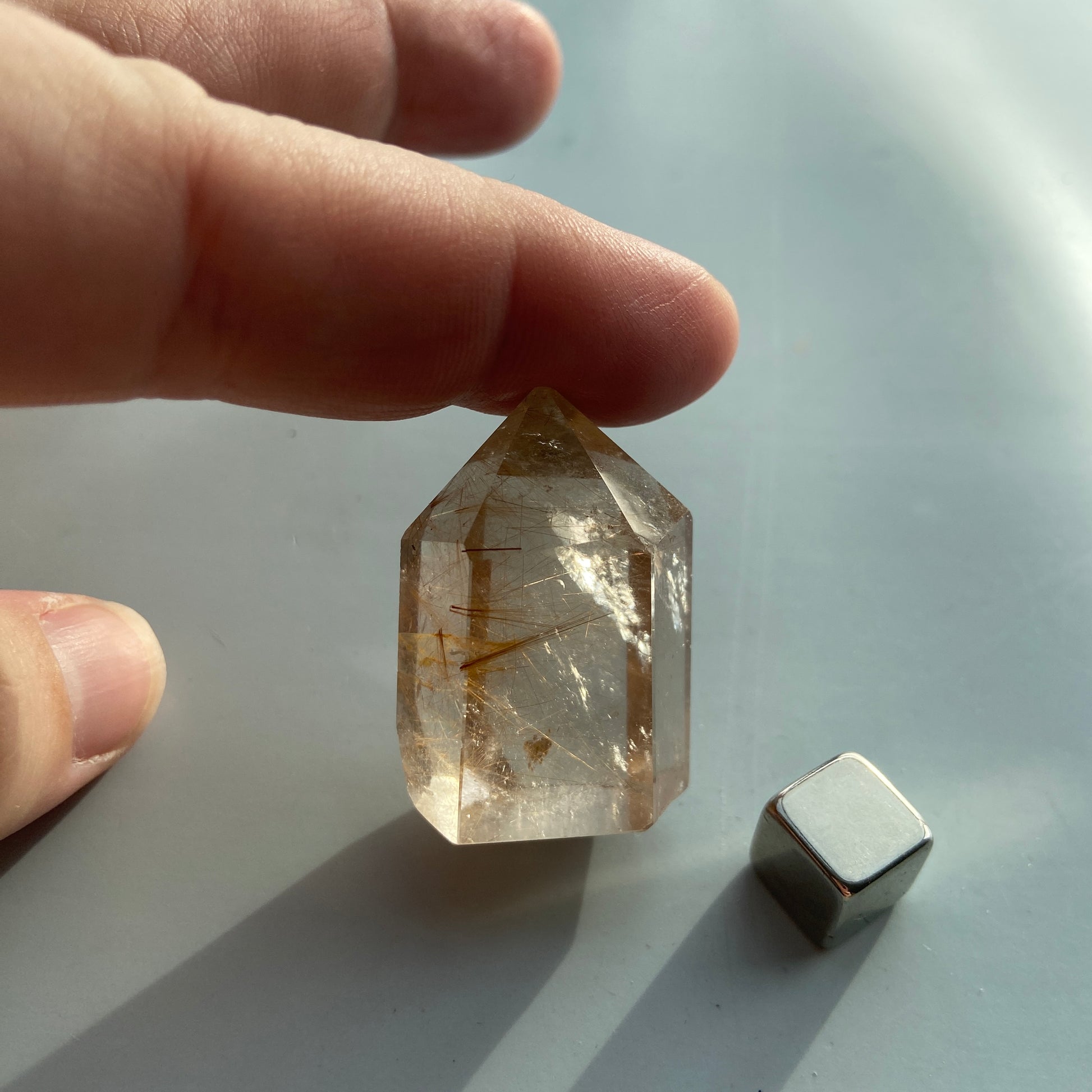 Rutilkvarts – krystal til manifestation, healing og transformation af energi