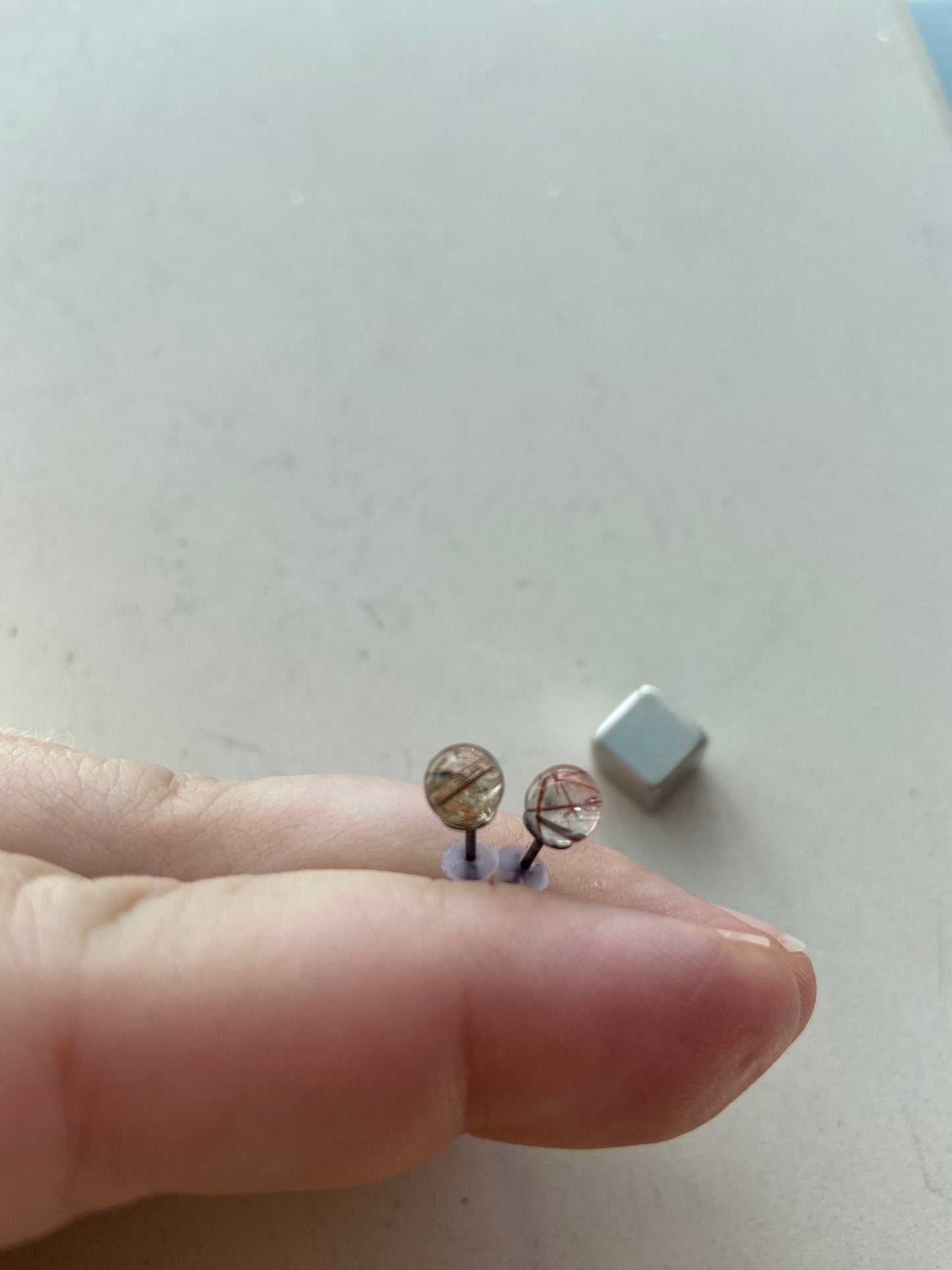 Rutilkvarts ørestikker også kaldet englehårskvarts til spirituel kontakt.