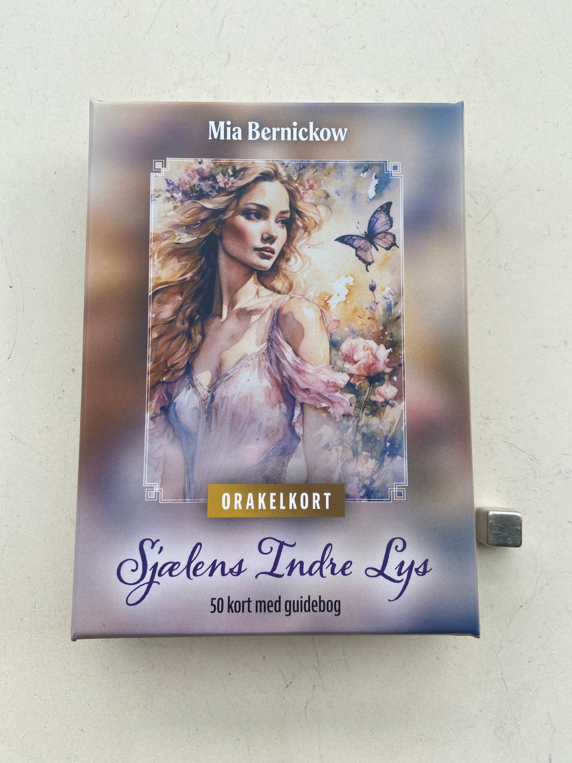 Sjælens Indre Lys Orakel af Mia Bernickow – spirituelt orakelkort med lys og healing.