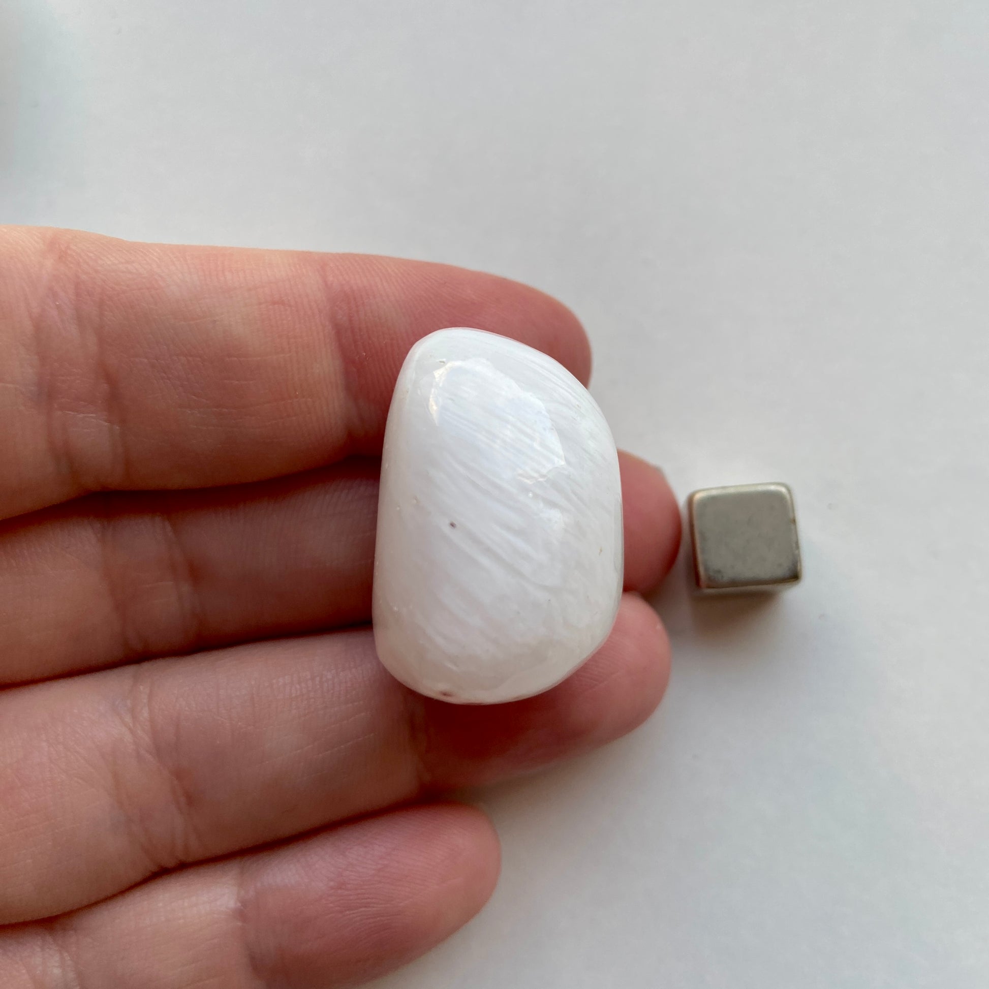 Skolezit krystal der styrker spirituel forbindelse og bevidsthed.