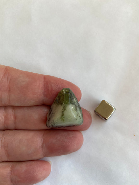 Smaragd krystal – sten for kærlighed, medfølelse og hjertehealing