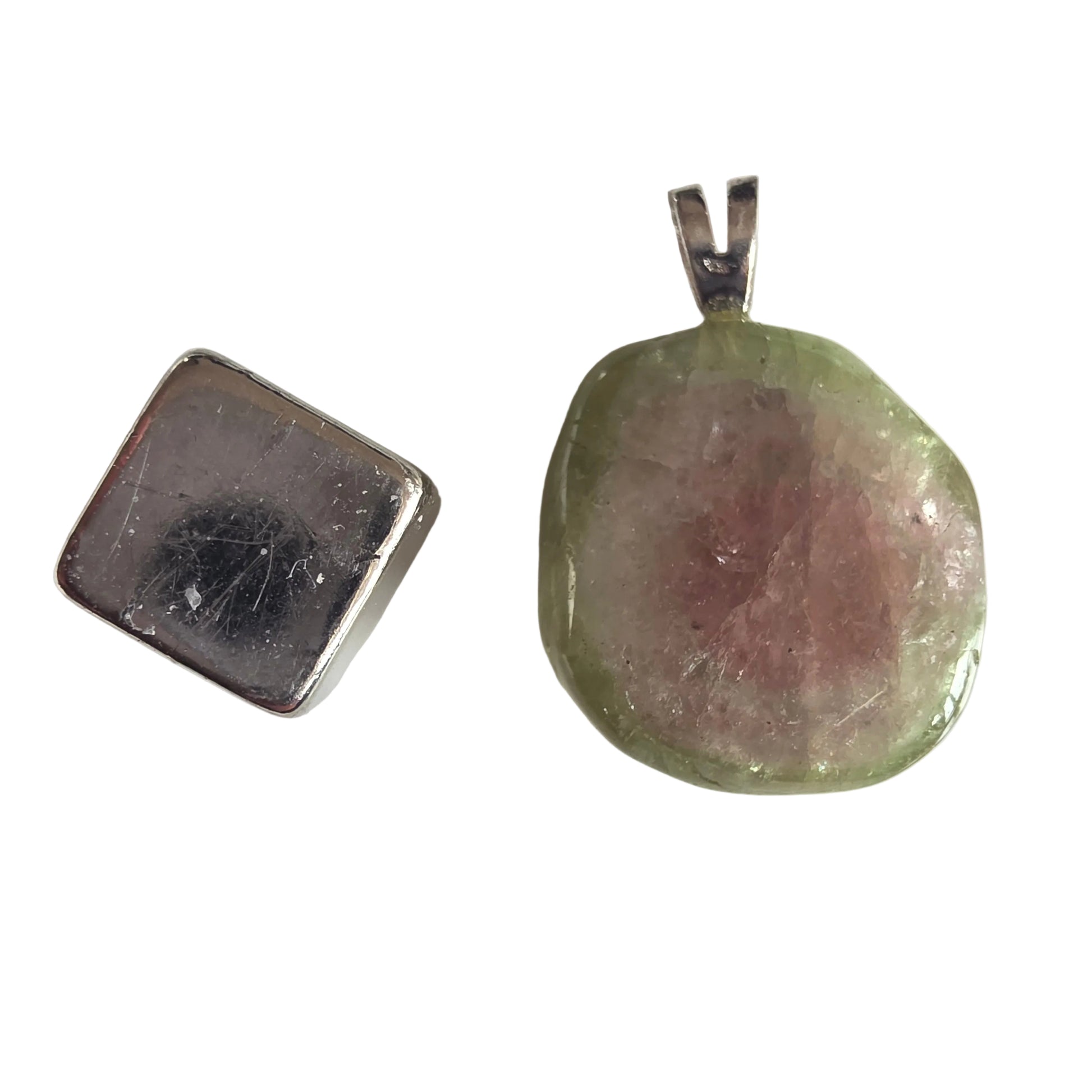 Vandmelon turmalin vedhæng til hjertechakra og kærlig energi.