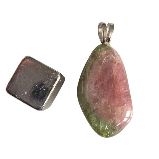 Turmalin vandmelon vedhæng i sølv med pink og grønne nuancer der fremmer kærlighed og balance.