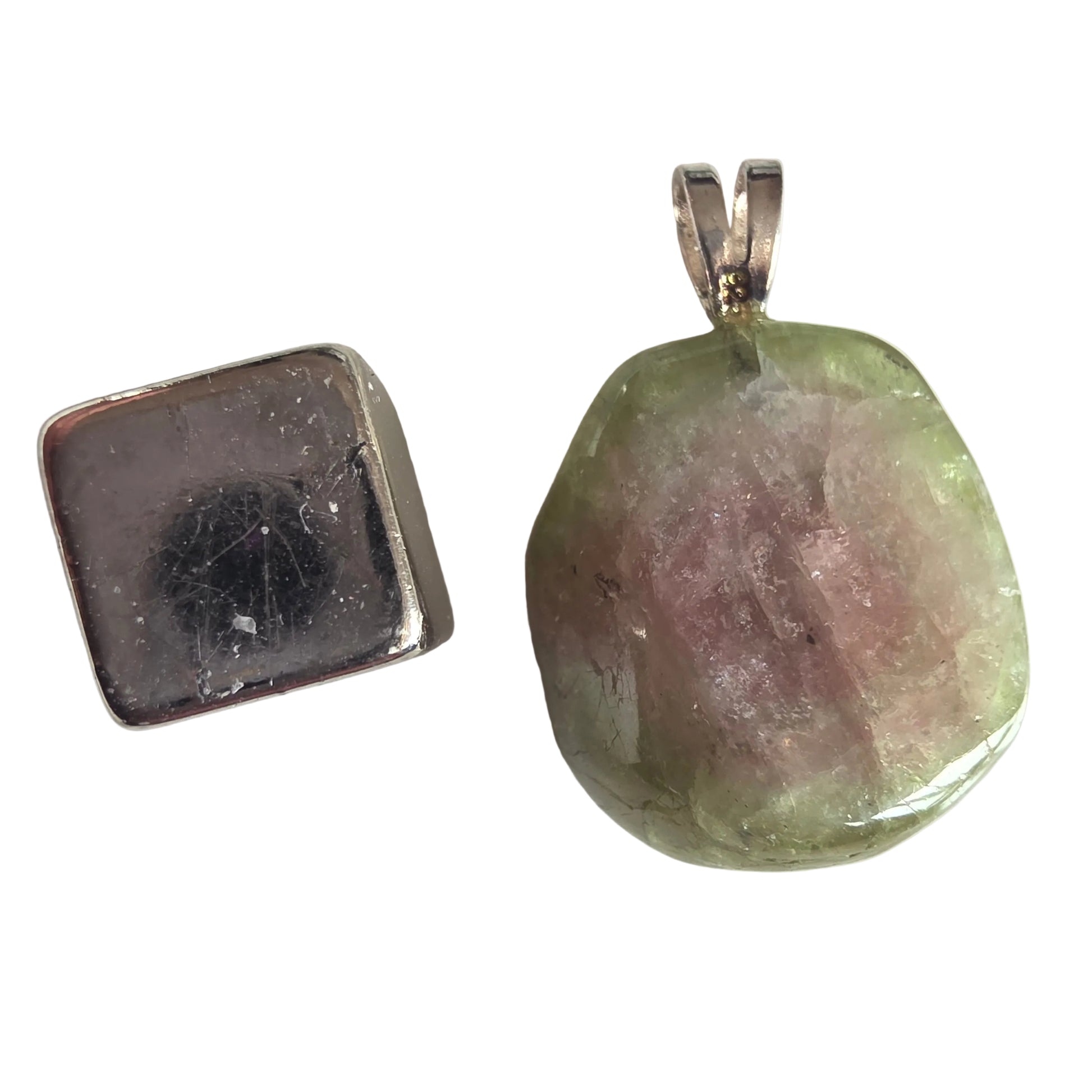 Vedhæng med vandmelon turmalin der styrker hjertet og følelsesmæssig healing.