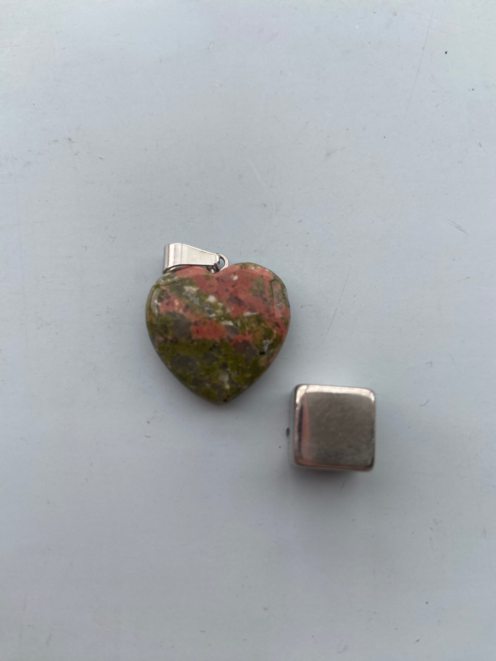 Unakit – støtter handlekraft, mens du følger dit hjerte.