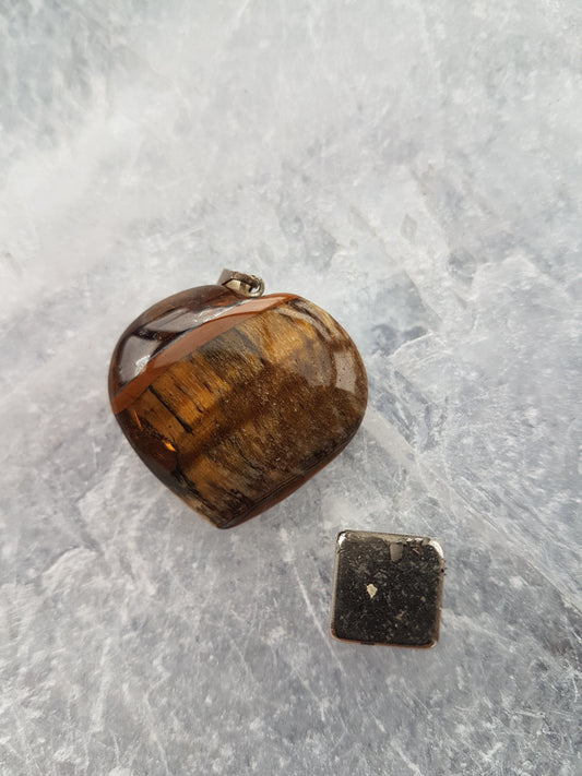 Tigerjern hjerte vedhæng