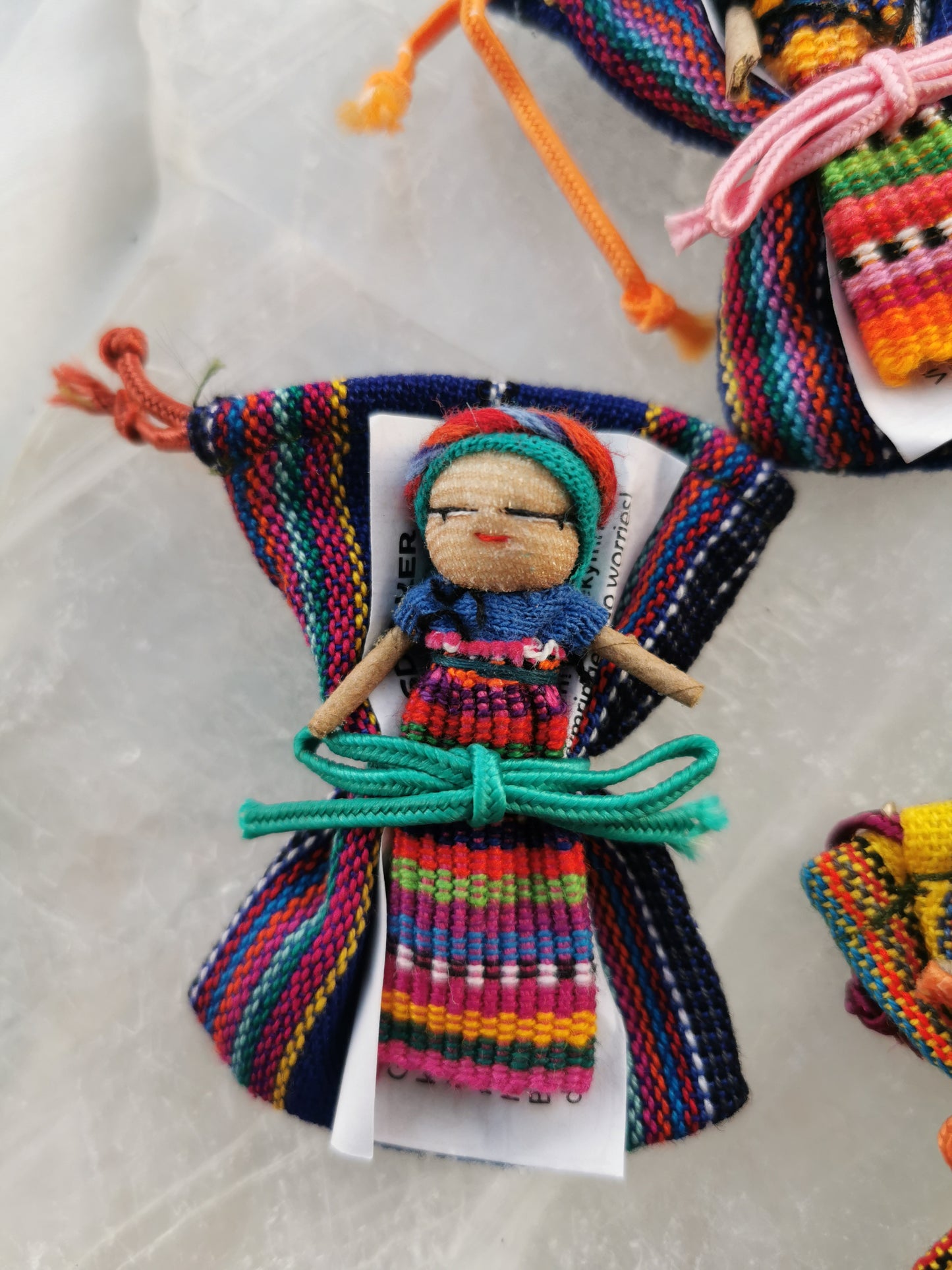 Bekymringsdukke fra Guatemala - håndlavet