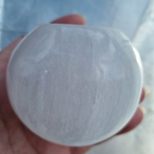 Selenite stand for tealights