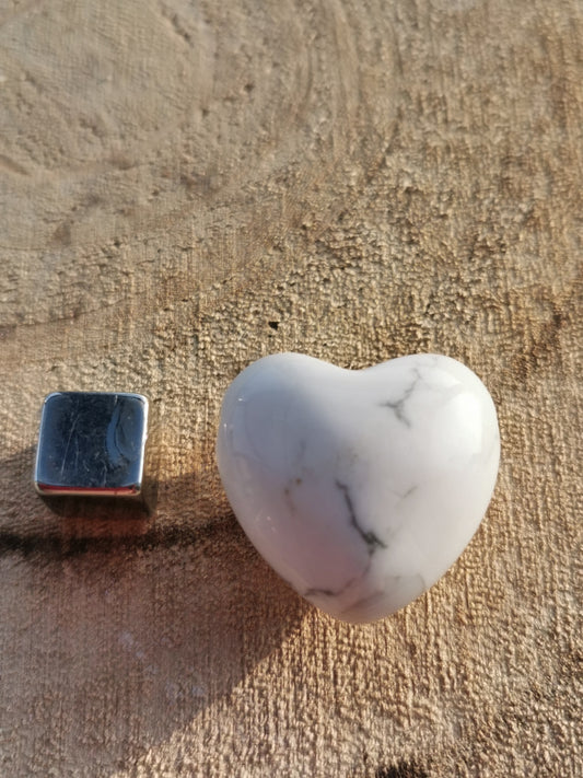 Howlit White heart pendant with hole