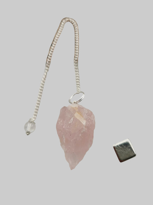 Rosakvarts pendul rå