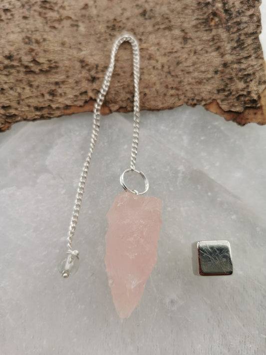Rosakvarts pendul rå