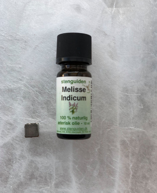 Essential oil Melissa Indicum